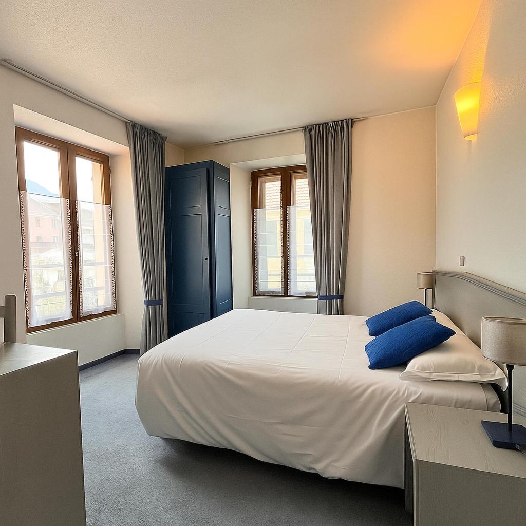 De Genève , Faverges-seythenex 74210, Haute Savoie Hotel