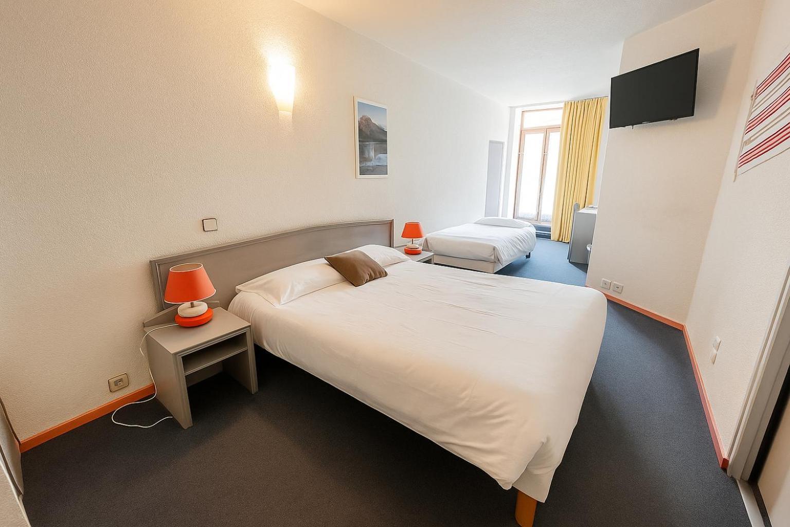 De Genève , Faverges-seythenex 74210, Haute Savoie 2* Faverges